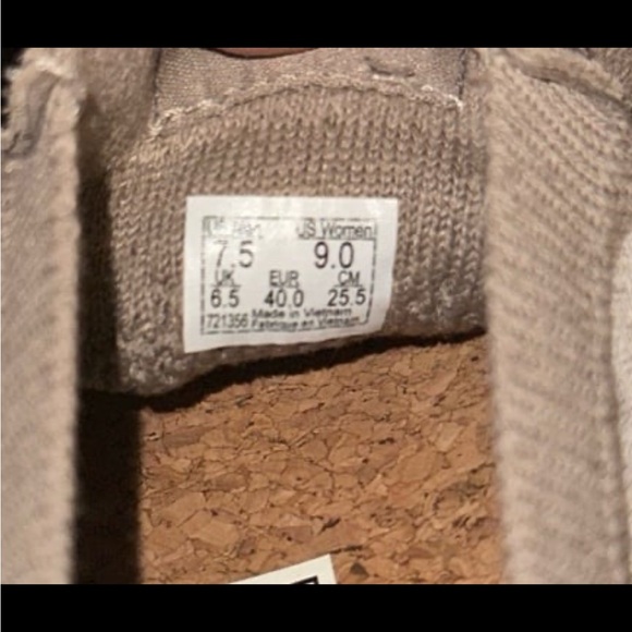 Vans - Picture 6 of 7